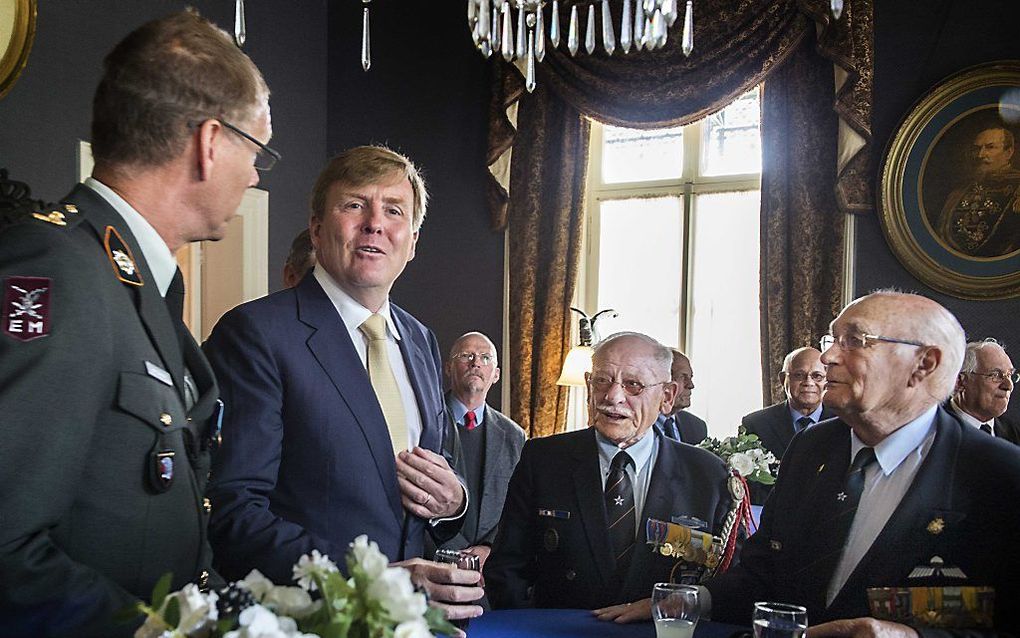 Koning Willem-Alexander woonde woensdag in Arnhem een jubileumbijeenkomst bij van het Regiment van Heutsz. Hij sprak er met militairen die hebben gediend bij het Koninklijk Nederlands Indisch Leger (KNIL) en het Nederlandse Detachement Verenigde Naties Ko