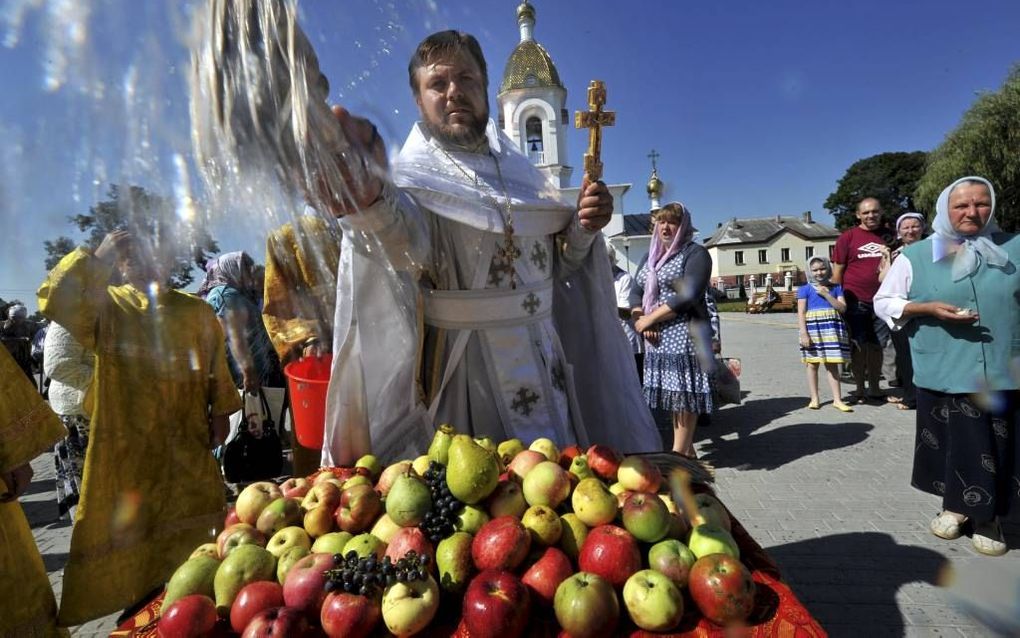 De overheid in Wit-Rusland toont een ambivalente houding tegenover religie. Ondanks recente invallen in twee kerken, zijn ook openbare religieuze manifestaties toegestaan. Zoals hier bij het feest ter herdenking van de Verheerlijking van Christus op de be