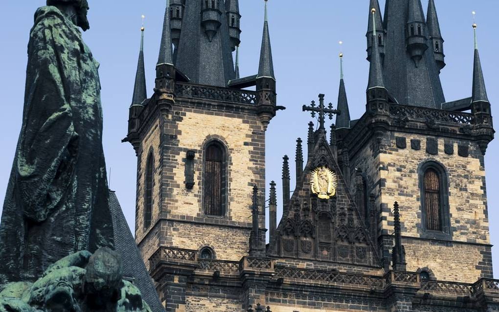 Johannes Husmonument op het Oudestadsplein in Praag. beeld Fotolia