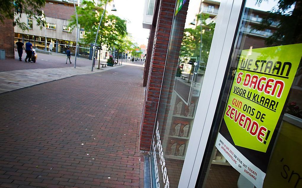 Het college van burgemeester en wethouders van Nijkerk is in de nacht van maandag op dinsdag gevallen. ChristenUnie-SGP heeft het vertrouwen in coalitiepartner VVD opgezegd. Een mede door de liberalen ingediende motie voor invoering van de koopzondag werd