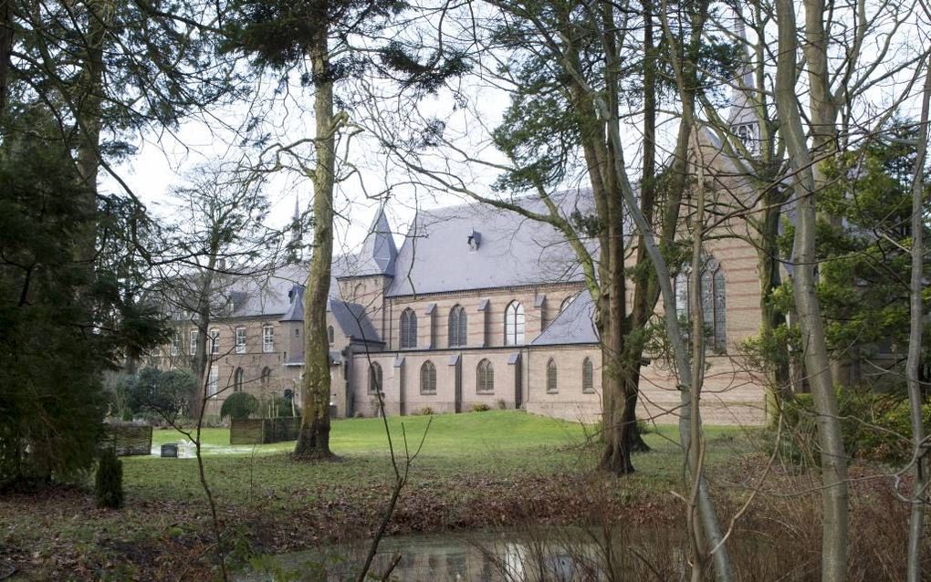 De Abdij Sion in het Overijsselse Diepenveen, bij Deventer. De Geert Grote Universiteit wil het complex voor acht miljoen euro kopen en verbouwen. beeld RD, Anton Dommerholt