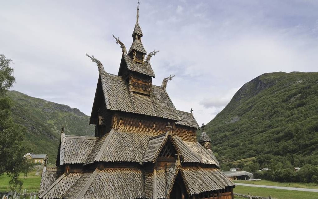 Een twaalfde-eeuwse houten kerk in het Noorse Borgund. De invloed van de Scandinavische kerken op de cultuur neemt steeds verder af. beeld iStock