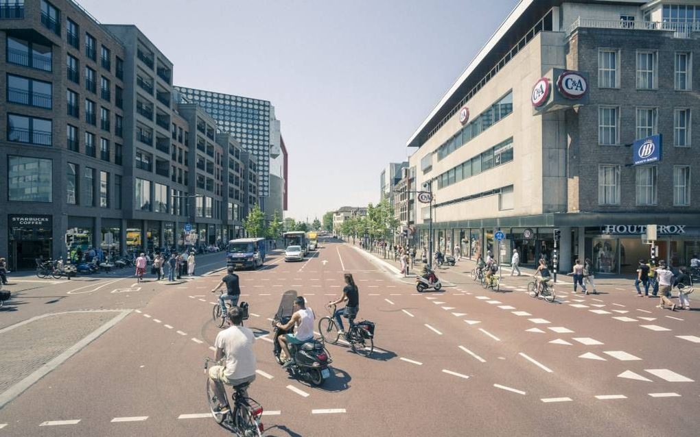 Vredenburg is Utrecht is tegenwoordig kleiner dan na de sloop van het gelijknamige kasteel in de zestiende eeuw. Deze straat, evenals het plein Vredenburg geheten, lag vroeger aan de rand van het plein. Beeld Sjaak Verboom.