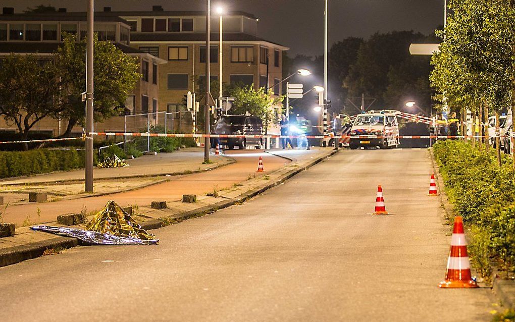 De politie in Rotterdam heeft in de nacht van zondag op maandag een gewapende man neergeschoten.  beeld ANP