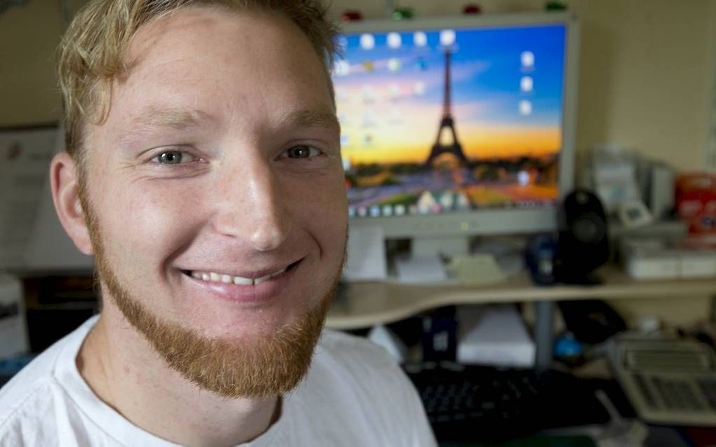 Johan van Houten leeft een jaar lang zonder computer en mobiele telefoon. Foto Hoge Noorden/Jaap Schaaf