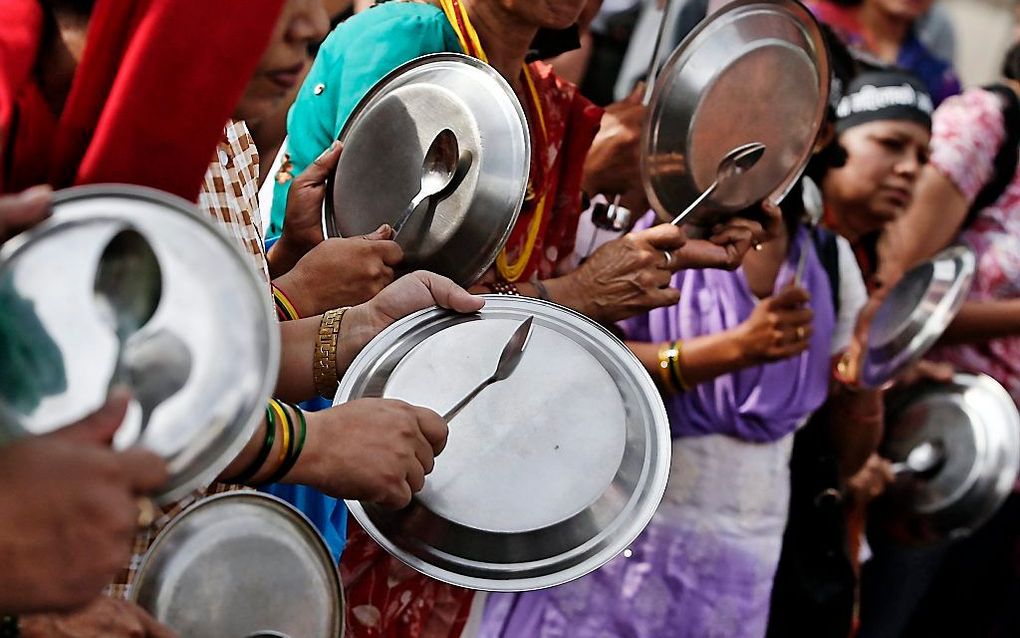 Protest van vrouwen tegen een nieuwe grondwet in Nepal. Rechten van minderheden, de grenzen van de provincies en de vrouwenrechten vormen conflictstof. beeld EPA