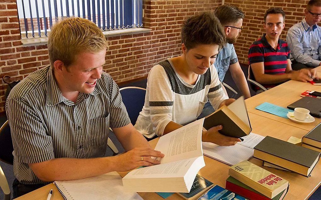 De Gereformeerde Bond belegt tot donderdag in conferentiecentrum Mennorode in Elspeet een studieweek voor theologiestudenten over het thema: ”De identiteit en de roeping van de kerk van Christus in de 21e eeuw”. beeld RD, Anton Dommerholt