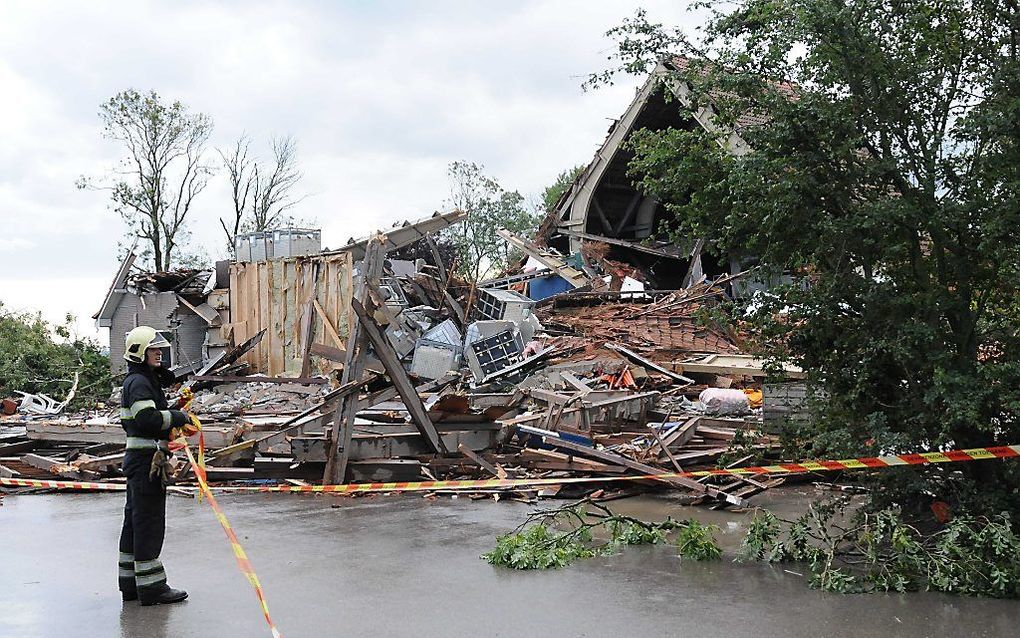 Een windhoos heeft maandag een boerderij in Wieringerwerf verwoest. beeld ANP