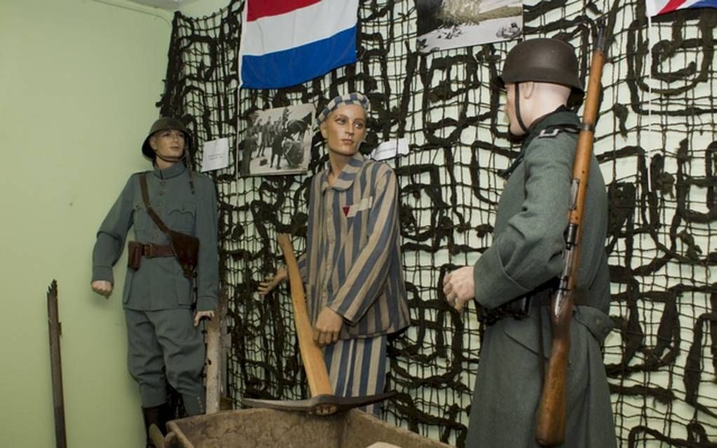 Oorlogstaferelen in de Biberbunker, de Duitse radarcommandopost in de duinen bij Oostvoorne. Ook de periode dat de bunker door de Bescherming Bevolking (BB) werd gebruikt, wordt getoond. beeld Stichting Biberbunker