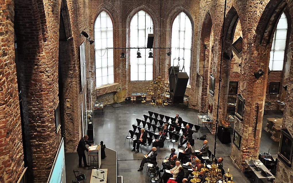 Wetenschappers uit de hele wereld zijn deze week bijeen in de Johannes a Lasco Bibliotheek in de Noord-Duitse stad Emden. Beeld RD