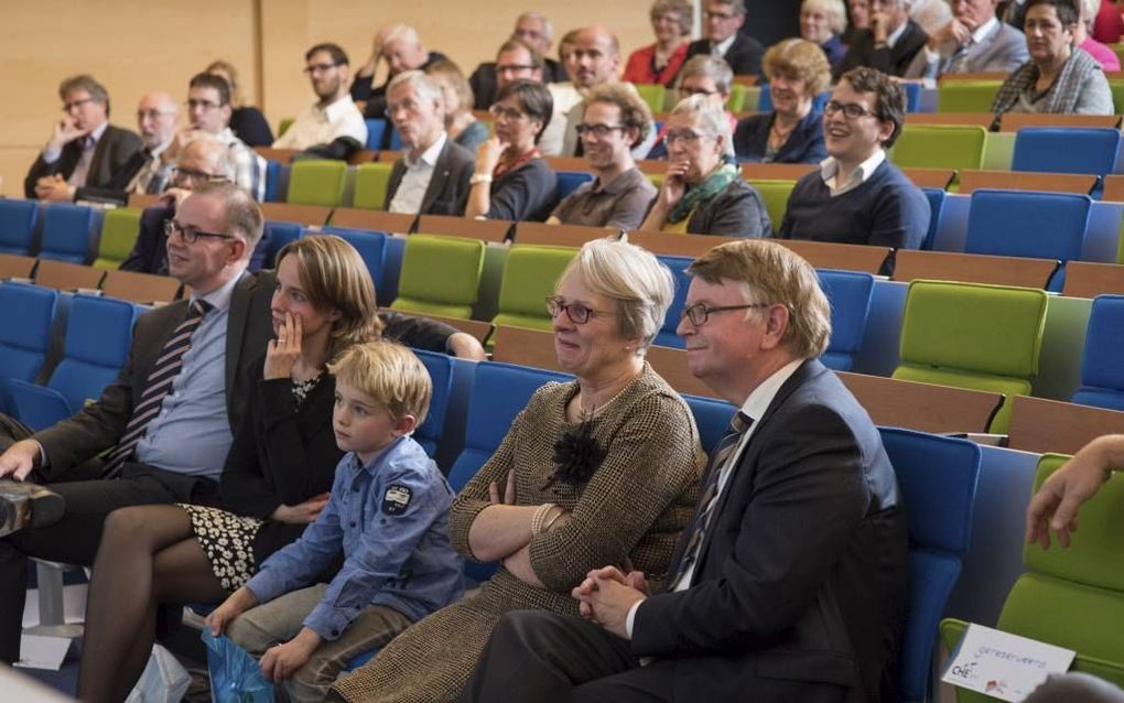 Dr. J. Hoek nam gisteren tijdens een symposium afscheid van de Christelijke Hogeschool Ede. Beeld Niek Stam