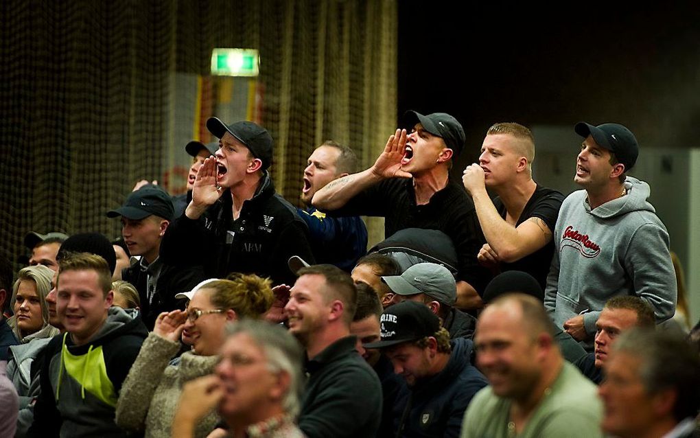 Onrust tijdens een avond over vluchtelingen in Steenbergen. Beeld ANP