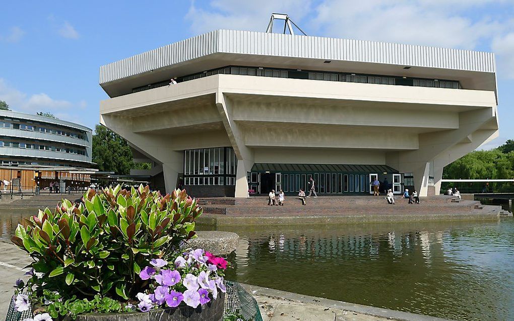 De aula van de universiteit van York, waar de synode van de Church of England tot en met dinsdag vergadert. beeld RD