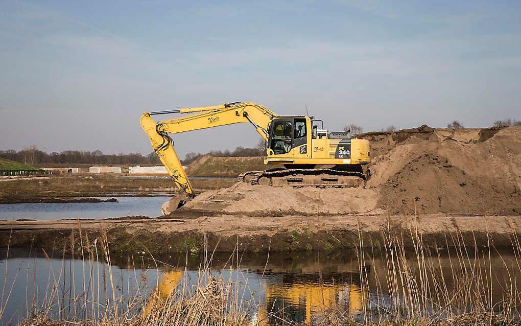 Het Barneveldse bedrijf Vink zegt een „menselijke fout” te hebben gemaakt bij de levering van zand dat in 2015 in Veenendaal is gebruikt voor kerkelijk gebouw De Poster. beeld RD