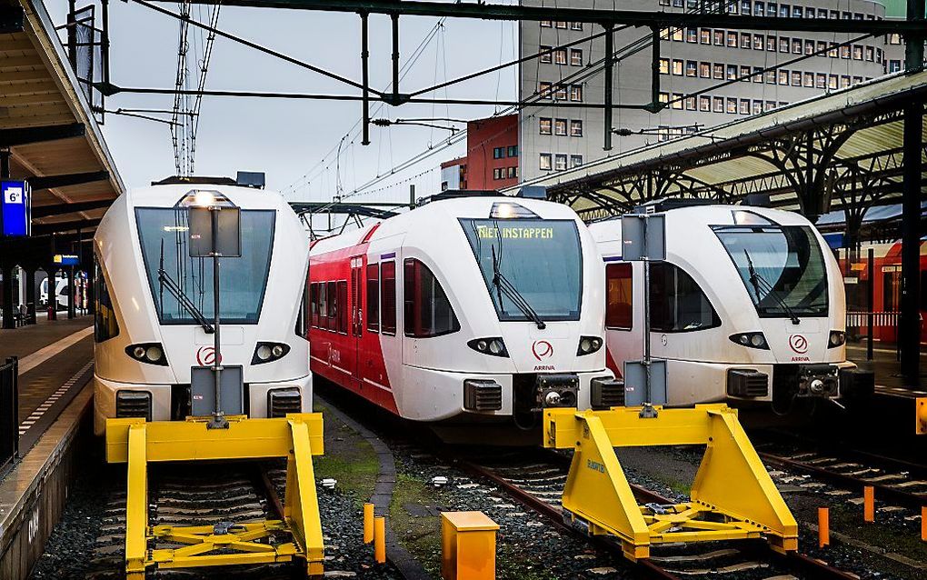 Werkloze treinen van Arriva op Groningen CS. beeld ANP