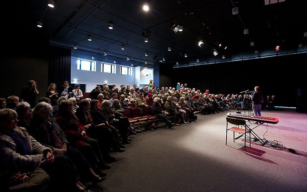 Podium in het theater, en in de kerk? beeld Sebastiaan ter Burg