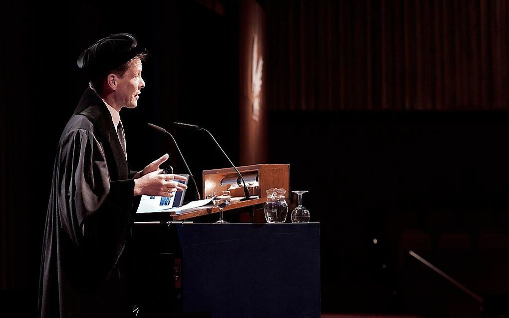 Prof. dr. G. van den Brink tijdens zijn inaugurele rede in december 2015. beeld Eran Oppenheimer