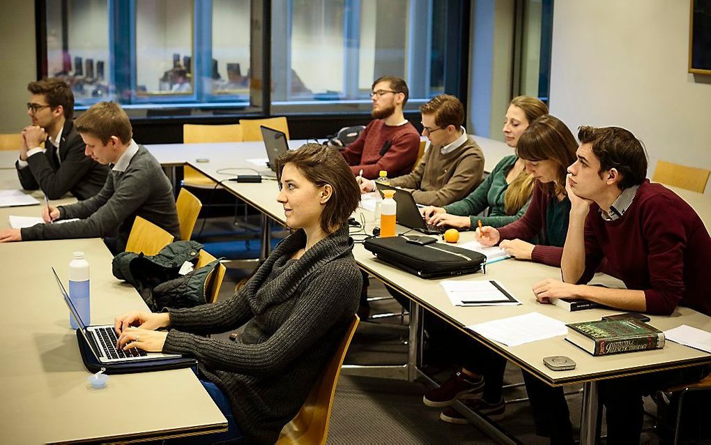 De Protestantse Kerk in Nederland (PKN) wil het studentenpastoraat duurzaam invullen. Op de foto: studenten aan de Protestantse Theologische Universiteit (PThU). beeld Eran Oppenheimer.