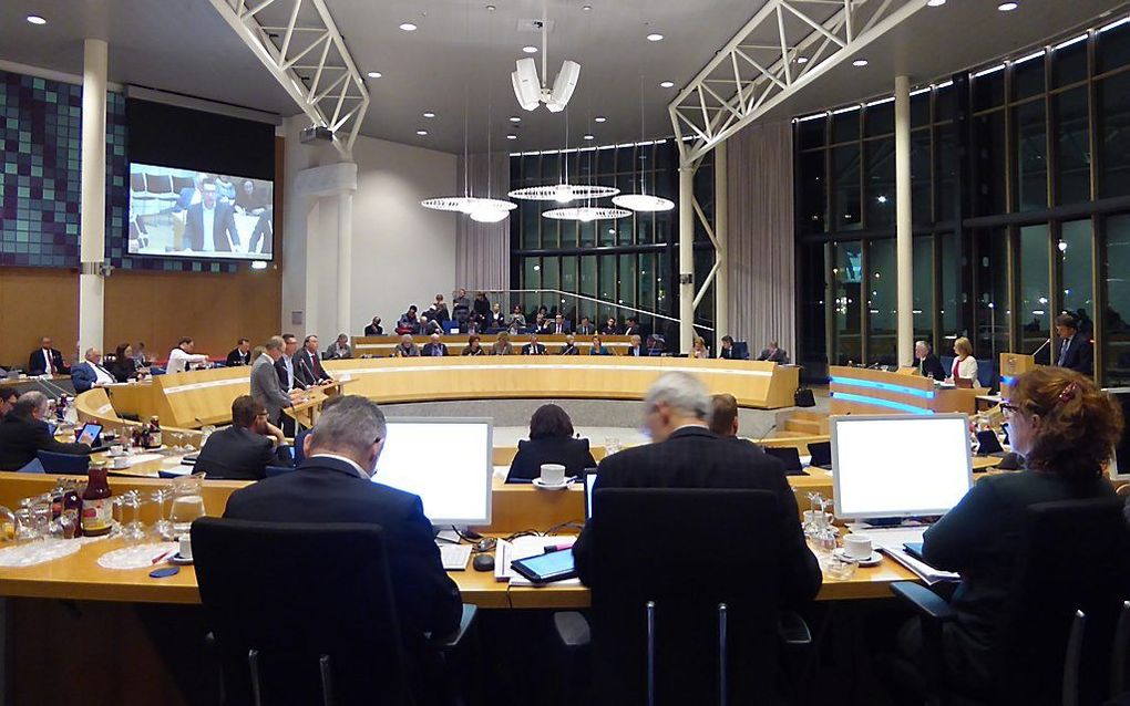 Tijdens de Statenvergadering van provincie Flevoland gistermiddag en -avond stonden de standpunten over het beheer van de Oostvaardersplassen lijnrecht tegenover elkaar. Initiatiefnemer van het voorstel om het beheer aan te passen en meer toeristen toe te