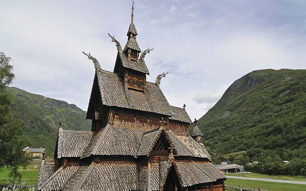 OSLO. De Noorse kerk heeft oude wortels tot in de Middeleeuwen. Dit oude houten kerkje is daarvan een bewijs. beeld Istock