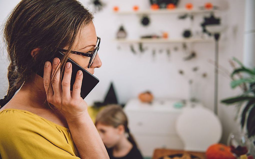 „Vooral ontzettend drukke mensen gebruiken het woord qualitytime. Als een collega belt met een vraag over het werk, zegt hij of zij: „Ik heb nu qualitytime met de kids.” Klinkt echt cool vergeleken bij: „Ik praat even met de kinderen.” beeld iStock