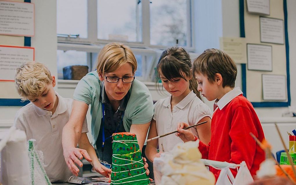 „De school staat in een bepaalde gemeenschap, heeft haar eigen voorgeschiedenis en op en rond de school is een bij deze school passende cultuur. Het is belangrijk om dit te behouden en te versterken.” beeld iStock