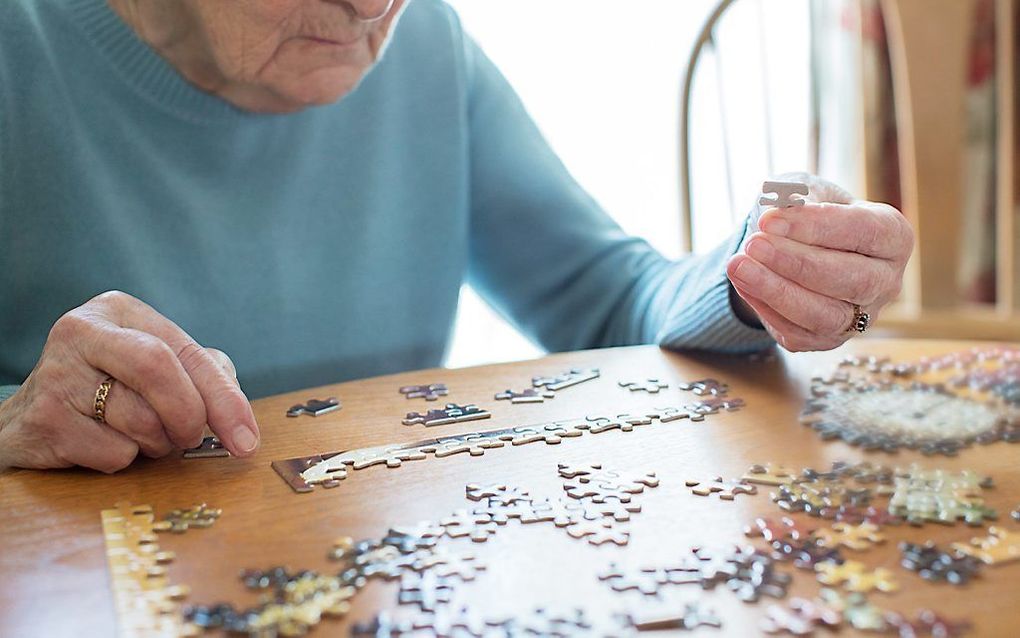 Ouderen wonen tegenwoordig langer thuis, ook als ze lijden aan dementie. beeld iStock