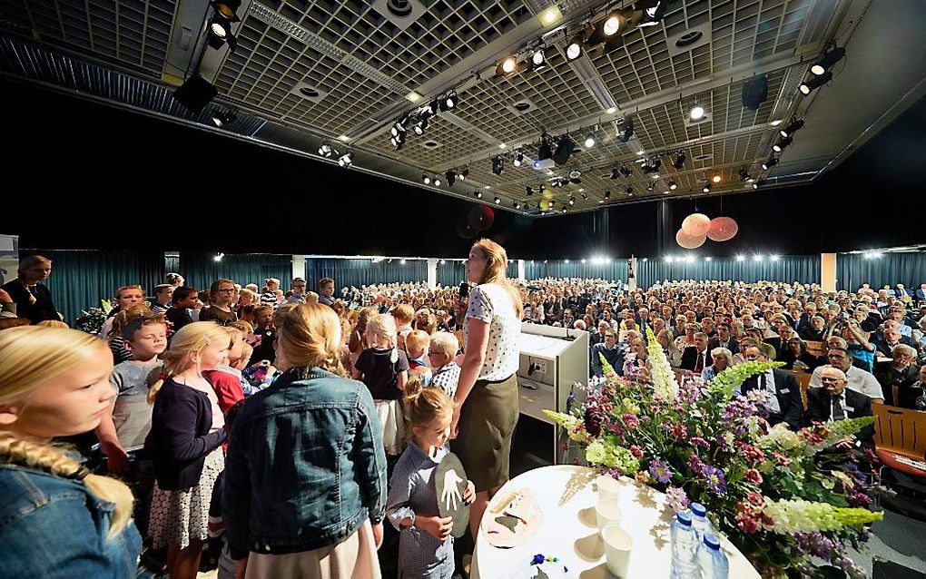 HHK-Zendingsdag 2018 in Hoevelaken: aan het eind van de morgen treden kinderen op, o.l.v. Danine Pennings. beeld Jaco Klamer