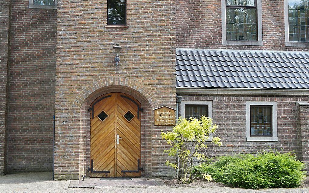Ds. C. G. Visser doet intrede in hervormde gemeente Kootwijk