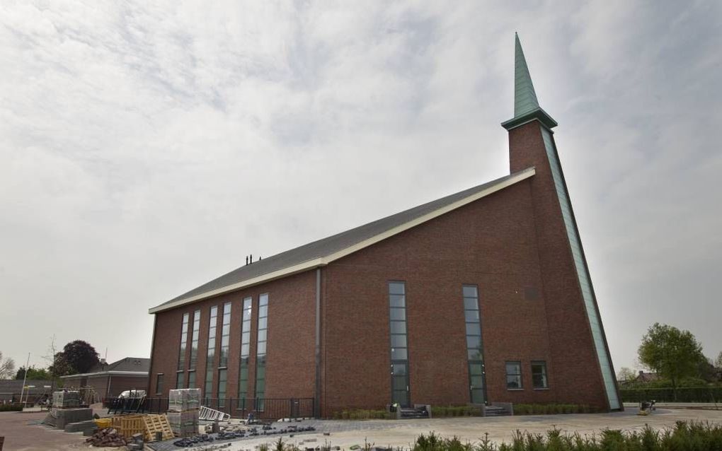 Ds J Roos Kerktijden Ds. J. Roos opent Petrakerk ggiN Ochten