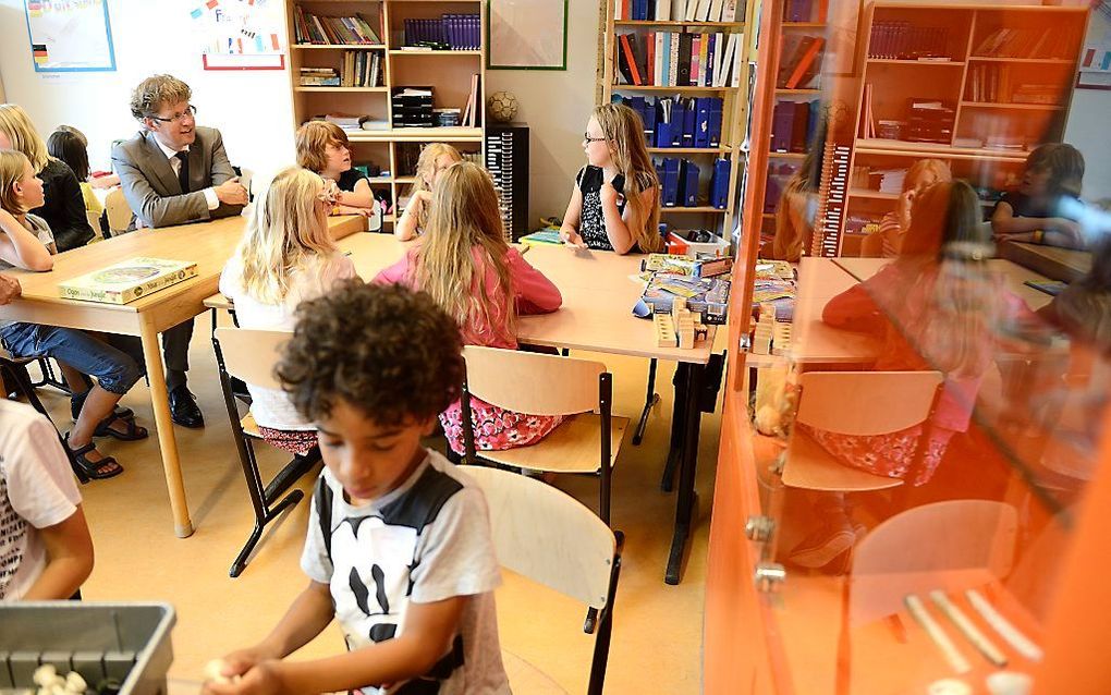Steeds minder mannen op de basisschool
