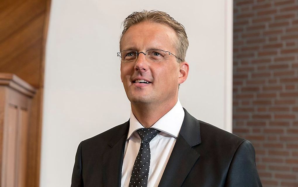 Ds. L. A. den Butter neemt afscheid van christelijke gereformeerde kerk