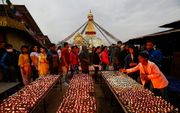 Viering van het Boeddhistische nieuwjaar in Nepal. beeld EPA, Narendra Shrestra