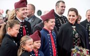 Kroonprins Frederik, prinses Mary met hun vier kinderen prinses Isabella, prinses Josephine, prins Vincent en prins Christian (v.l.n.r.) beeld EPA