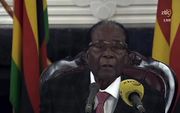 De Zimbabwaanse president weigerde zondag in een tv-toespraak zijn vertrek aan te kondigen. beeld AFP