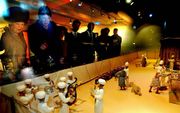 In 2002 vierde het Bijbels Museum haar 150-jarige bestaan. Koningin Beatrix bezocht toen het museum en bekeek onder andere een maquette van de tabernakel (zie foto). beeld ANP