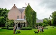 Koninklijke familie in de tuin van Landgoed De Horsten. beeld ANP