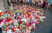 Bloemen in Barcelona, ter nagedachtenis aan de slachtoffers van de terreur. beeld ANP, Robin Utrecht