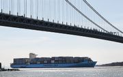Een schip van Maersk in een Amerikaanse haven. beeld AFP