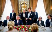 Koning Willem-Alexander en de Duitse bondspresident Frank-Walter Steinmeier. beeld ANP