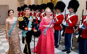 De jarige kroonprins Frederik, kroonprinses Mary en koningin Margrethe van Denemarken. beeld ANP