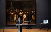 Directeur Taco Dibbits van het Rijksmuseum kondigt onder grote belangstelling aan dat De Nachtwacht, van Rembrandt gerestaureerd gaat worden. beeld ANP