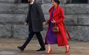 De Britse prins Harry en zijn vrouw Meghan tijdens een bezoek aan Birkenhead. beeld AFP