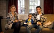 Janet en Jurrien ten Brinke uit Apeldoorn begonnen dit jaar de actie ”Ik ben gastgezin voor een vluchteling”. beeld RD, Henk Visscher