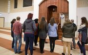 Christelijke studenten bezoeken een moskee.  beeld RD, Henk Visscher