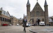 Premier Mark Rutte arriveert maandag op het Binnenhof voor zijn gesprek met verkenner Henk Kamp. Foto ANP