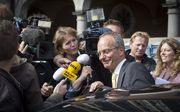 Verkenner Henk Kamp verlaat het Binnenhof. Foto ANP