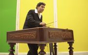 Giani Lincan bespeelt al sinds zijn zesde de cimbaal. ”Er is heel weinig muziek geschreven voor cimbaal, omdat het instrument altijd met de zigeunermuziek werd geassocieerd." Beeld Giani Lincan