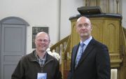 Ouderling Marc Vrambout (l.) en ds. L.P.J. van Bruggen van de protestantse gemeente (VPKB) van Roeselare. beeld RD