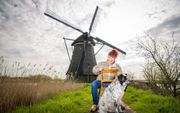 Anja Noorlander is de eerste vrouwelijke molenaar van Kinderdijk. Ze is niet bepaald de eerste van Nederland, want landelijk zijn er zo’n honderd vrouwen die hun molenaarsdiploma hebben gehaald.  beeld Cees van der Wal